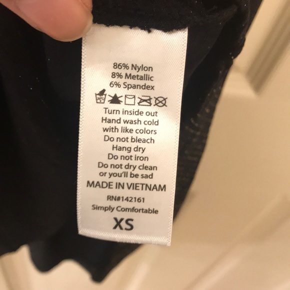 Black and Gold Carly - Picture 4 of 5